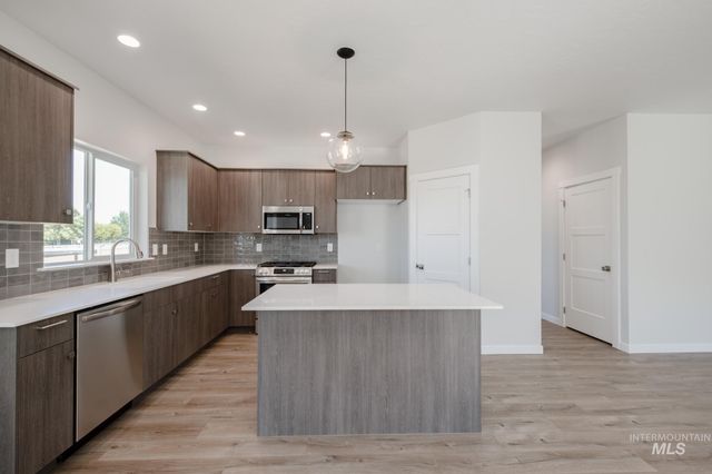 2055 S Border Way, Meridian, ID 83642