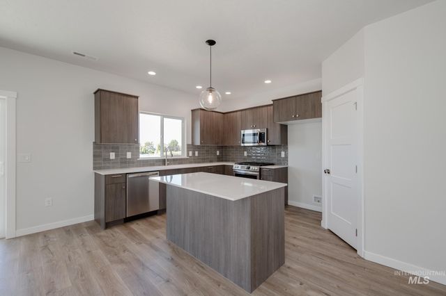 2055 S Border Way, Meridian, ID 83642