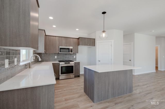 2055 S Border Way, Meridian, ID 83642