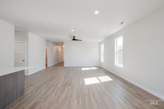 2055 S Border Way, Meridian, ID 83642