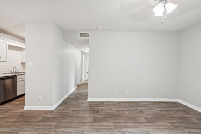 3301 Royster Ln Apt 303, Clarksville, TN 37042