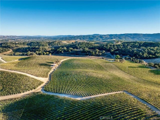 3000 Oakdale Rd., Paso Robles, CA 93446