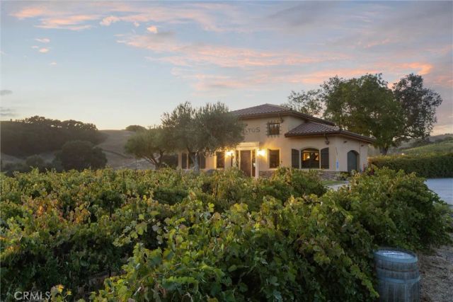 3000 Oakdale Rd., Paso Robles, CA 93446