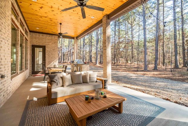 1 Estado Circle, Hot Springs Village, AR 71909