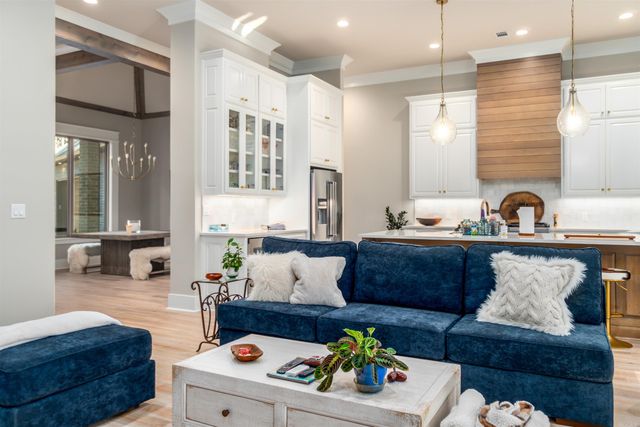 1 Estado Circle, Hot Springs Village, AR 71909