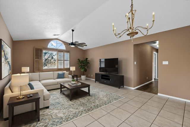 7417 Mackenzie Drive NE, Rio Rancho, NM 87144