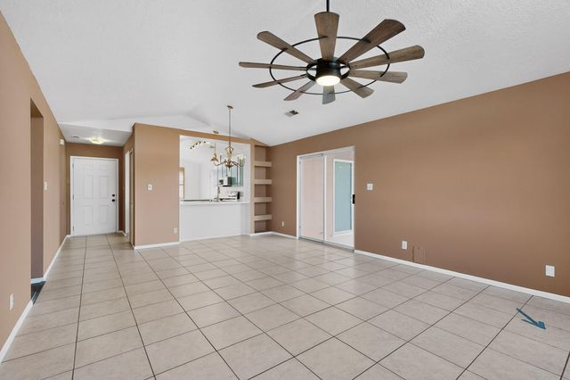 7417 Mackenzie Drive NE, Rio Rancho, NM 87144