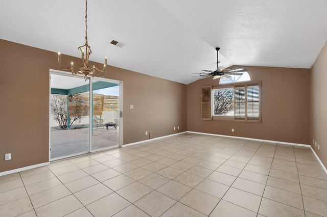 7417 Mackenzie Drive NE, Rio Rancho, NM 87144