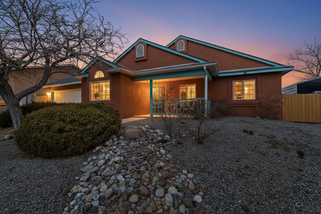 7417 Mackenzie Drive NE, Rio Rancho, NM 87144