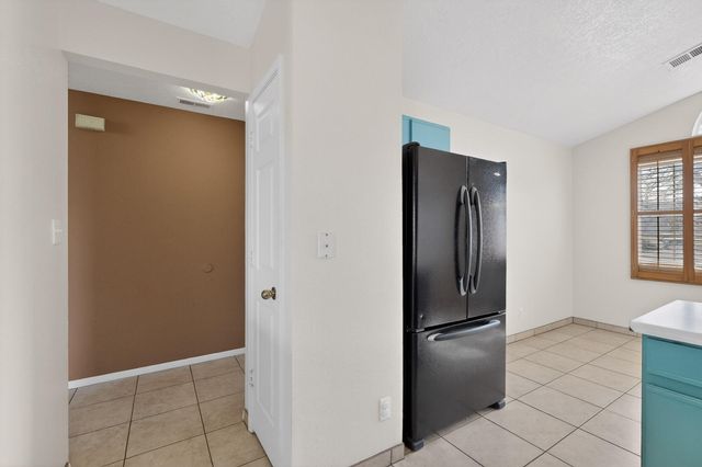 7417 Mackenzie Drive NE, Rio Rancho, NM 87144