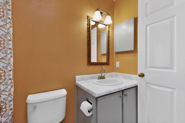 7417 Mackenzie Drive NE, Rio Rancho, NM 87144