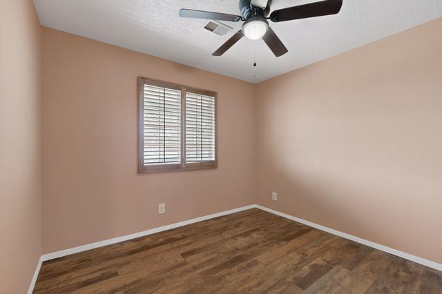 7417 Mackenzie Drive NE, Rio Rancho, NM 87144