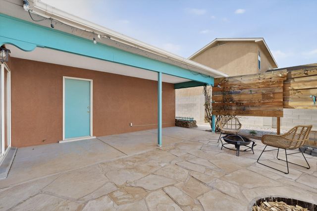 7417 Mackenzie Drive NE, Rio Rancho, NM 87144