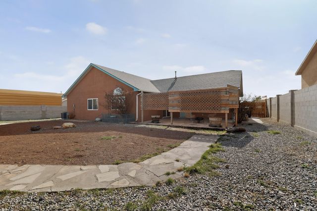 7417 Mackenzie Drive NE, Rio Rancho, NM 87144