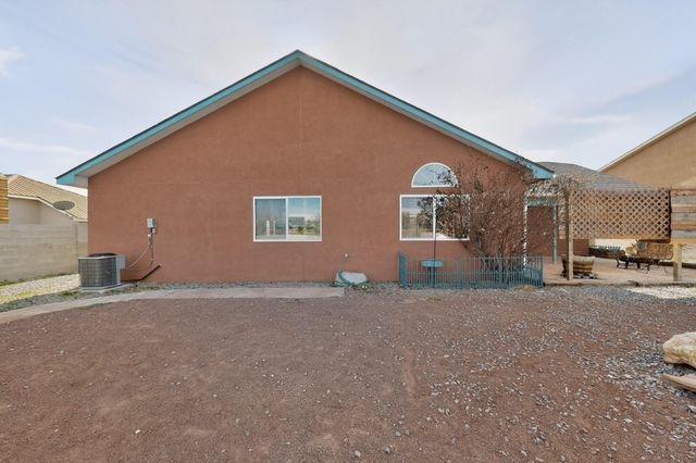 7417 Mackenzie Drive NE, Rio Rancho, NM 87144