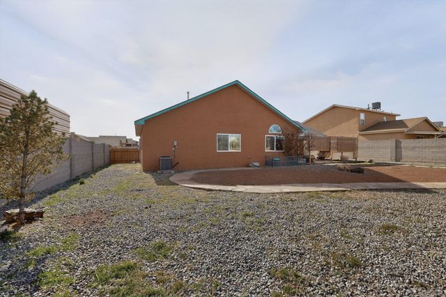 7417 Mackenzie Drive NE, Rio Rancho, NM 87144