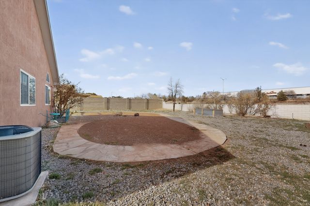 7417 Mackenzie Drive NE, Rio Rancho, NM 87144