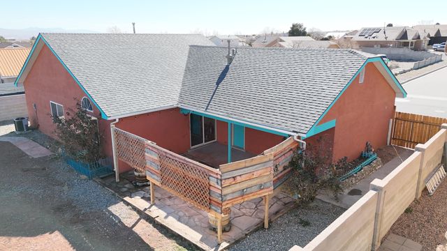 7417 Mackenzie Drive NE, Rio Rancho, NM 87144