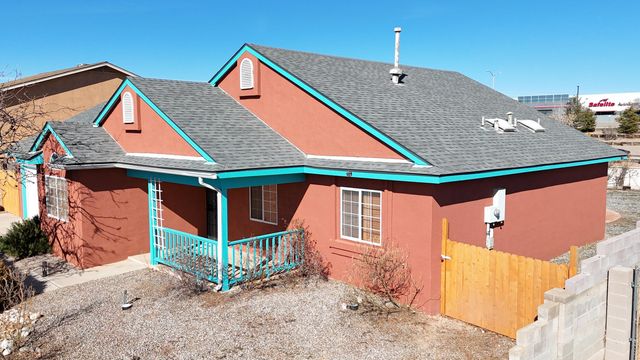 7417 Mackenzie Drive NE, Rio Rancho, NM 87144