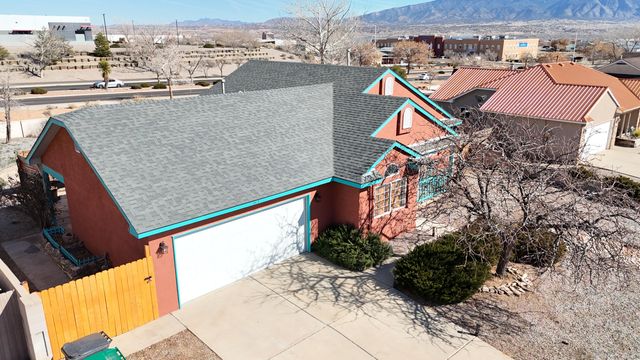 7417 Mackenzie Drive NE, Rio Rancho, NM 87144