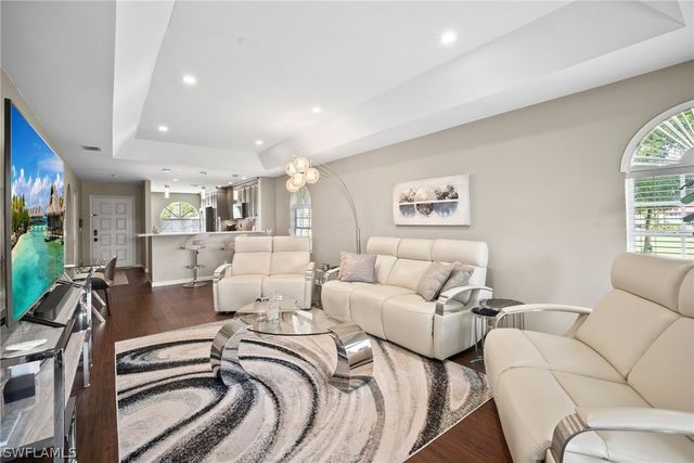 259 Deerwood CIR 6, Naples, FL 34113