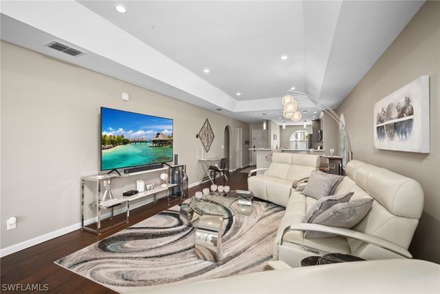 259 Deerwood CIR 6, Naples, FL 34113