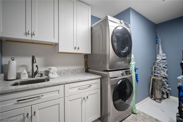 259 Deerwood CIR 6, Naples, FL 34113