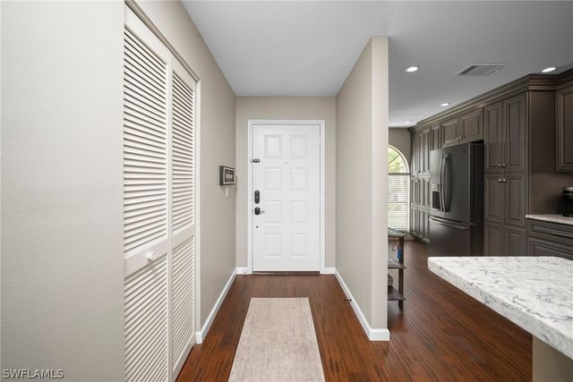 259 Deerwood CIR 6, Naples, FL 34113