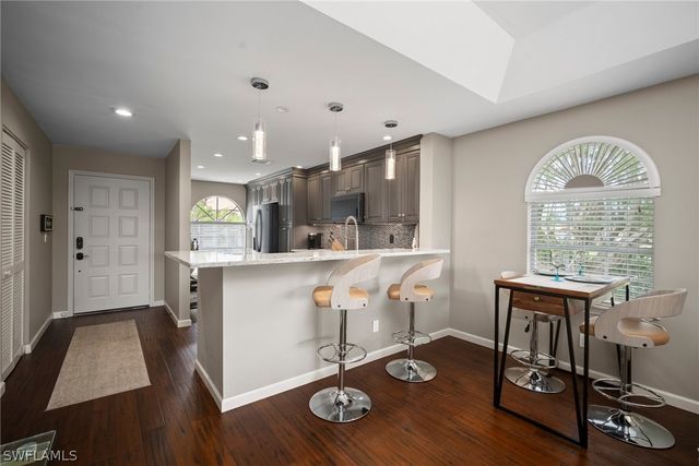 259 Deerwood CIR 6, Naples, FL 34113