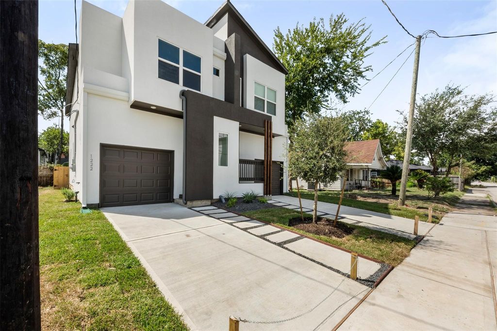 1222 E 33rd Street, Houston, TX 77022