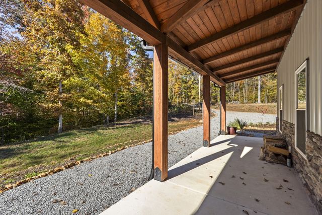 594 Highway 100, Centerville, TN 37033