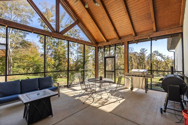 594 Highway 100, Centerville, TN 37033