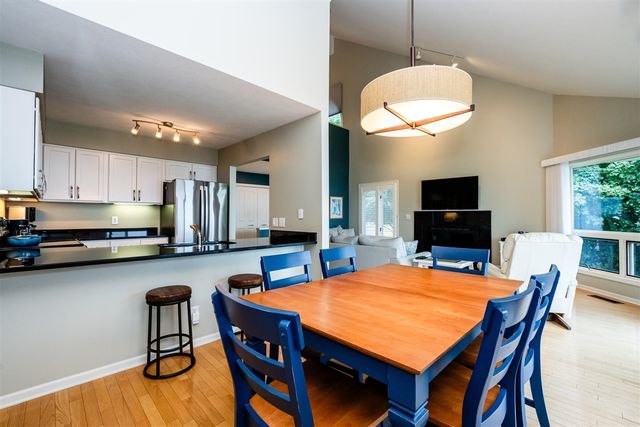 1810 Lakeshore Drive 7, Saint Joseph, MI 49085