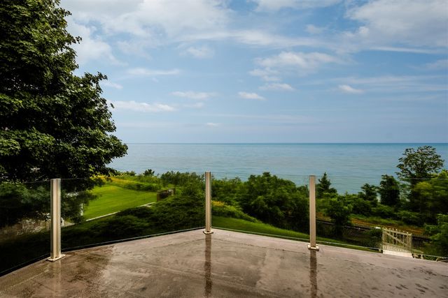 1810 Lakeshore Drive 7, Saint Joseph, MI 49085