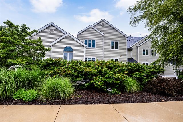 1810 Lakeshore Drive 7, Saint Joseph, MI 49085
