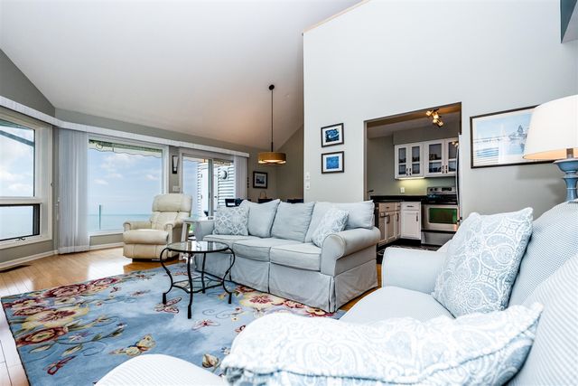 1810 Lakeshore Drive 7, Saint Joseph, MI 49085