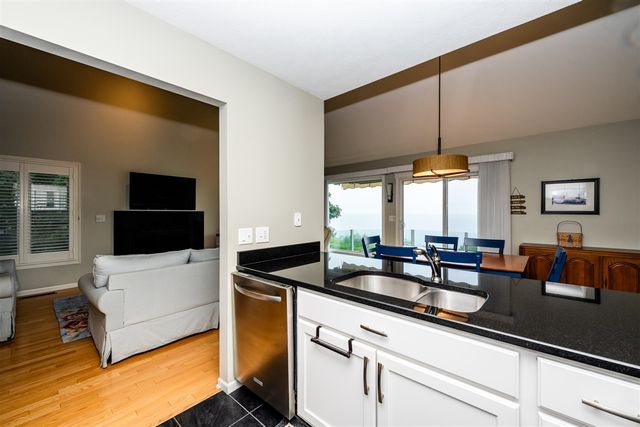 1810 Lakeshore Drive 7, Saint Joseph, MI 49085