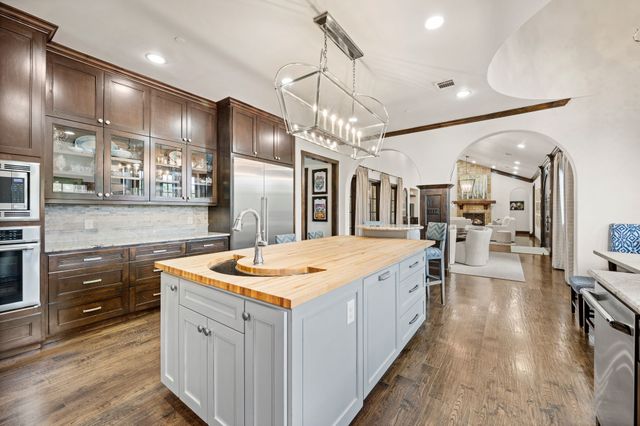 2217 King Fisher Drive, Westlake, TX 76262