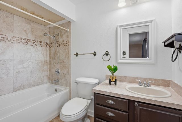 6520 Yarmouth Avenue, North Richland Hills, TX 76182