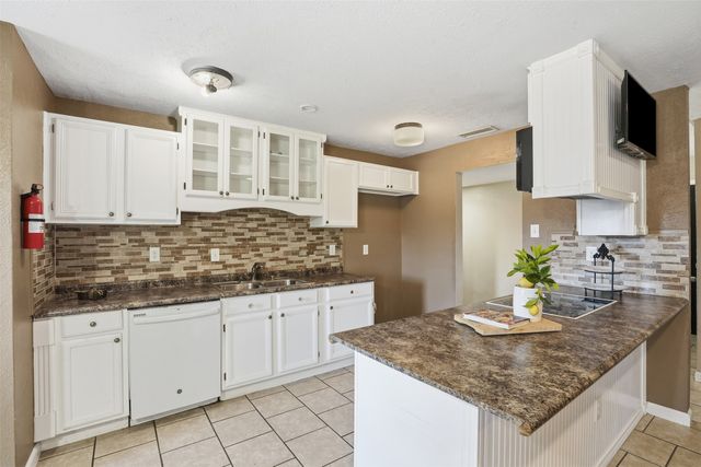 6520 Yarmouth Avenue, North Richland Hills, TX 76182