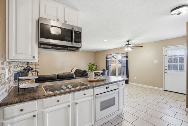 6520 Yarmouth Avenue, North Richland Hills, TX 76182