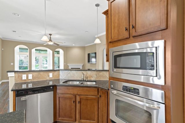 4700 Pyrenees PASS, Bee Cave, TX 78738