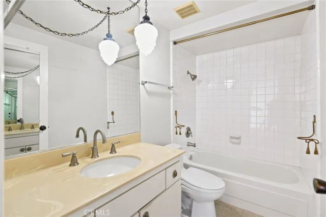 8424 Goldsport Circle, Huntington Beach, CA 92646