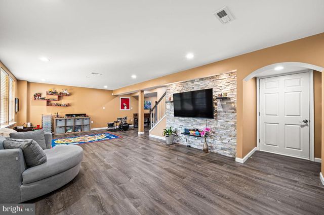 635 SUNDERLAND AVE, Chester Springs, PA 19425