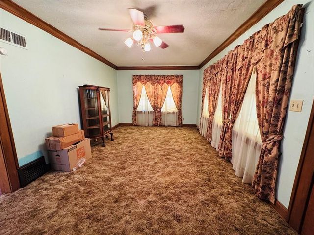 517 S lawn Avenue, Kansas City, MO 64124