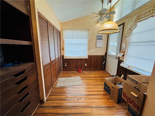 517 S lawn Avenue, Kansas City, MO 64124