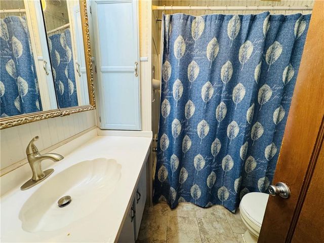 517 S lawn Avenue, Kansas City, MO 64124