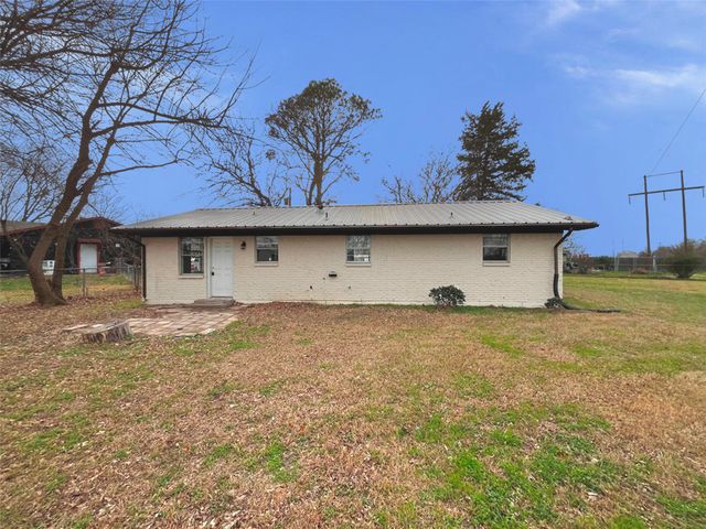 1000 S Andrea Drive, Mabank, TX 75147