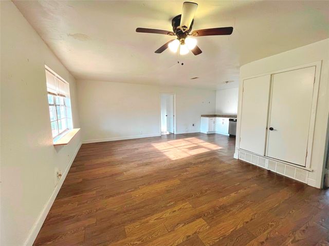 1000 S Andrea Drive, Mabank, TX 75147