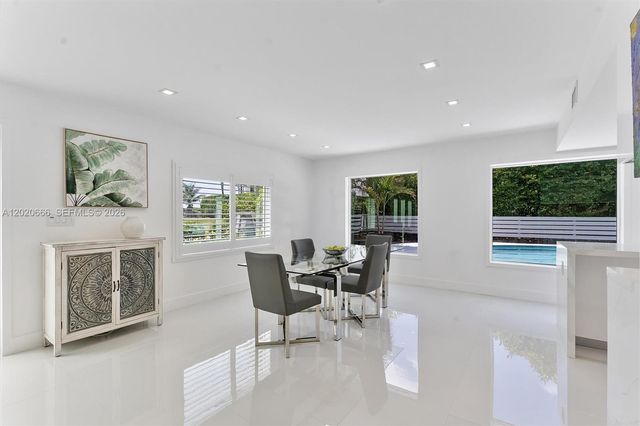 1903 Bay Dr, Pompano Beach, FL 33062